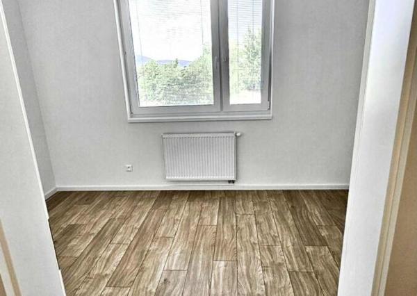 Prenájom | nový zariadený 3-izbový byt s parkovaním, terasou