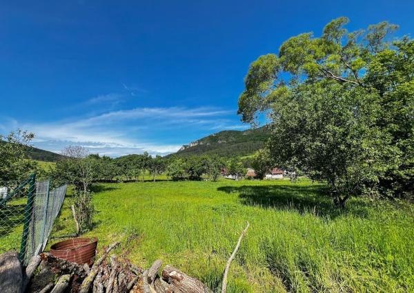 Predaj | Slnečný a rovinatý stavebný pozemok - Lietavská Svinná