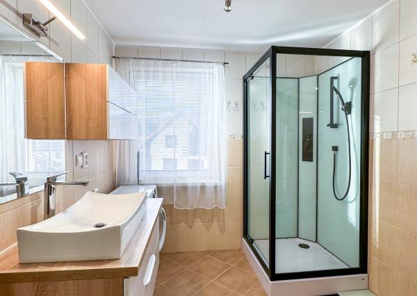 Predaj | Rodinný dom s terasou a záhradou, Čierne