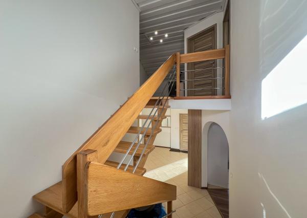 Predaj | Rodinný dom s terasou a záhradou, Čierne