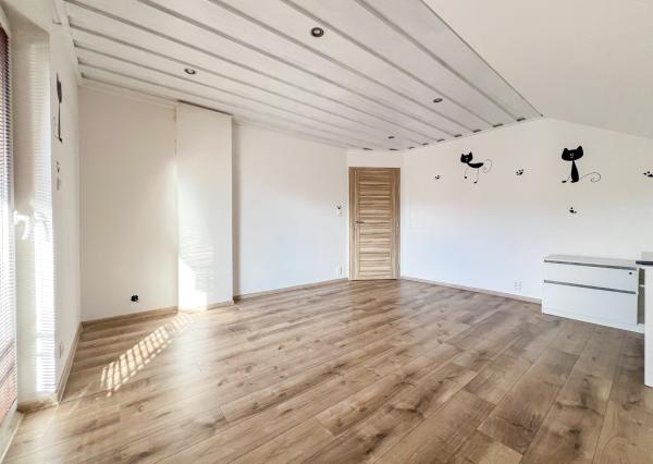 Predaj | Rodinný dom s terasou a záhradou, Čierne