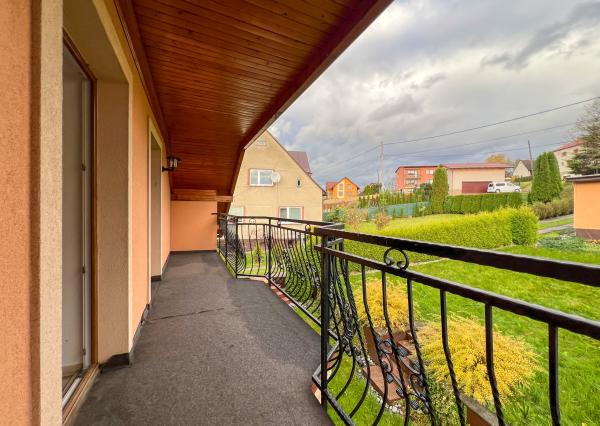 Predaj | Rodinný dom s terasou a záhradou, Čierne