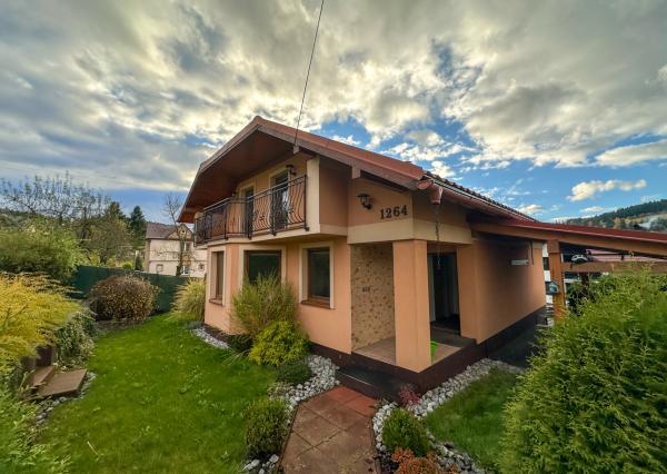 Predaj | Rodinný dom s terasou a záhradou, Čierne