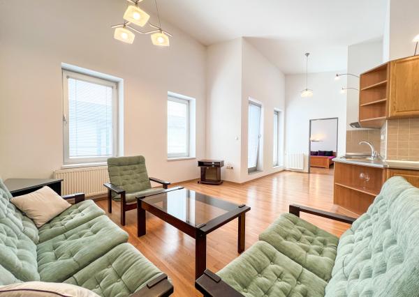 Prenájom | 2-izbový byt s vysokými stropmi a balkónom, Čadca