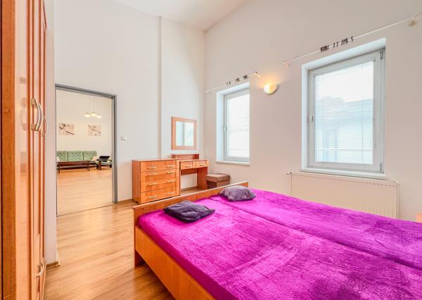 Prenájom | 2-izbový byt s vysokými stropmi a balkónom, Čadca