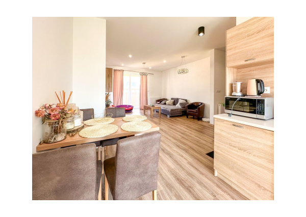 Prenájom | 2-izbový byt so zariadením a balkónom, KNM - Murgašova