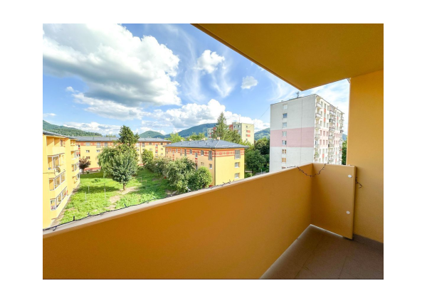 Prenájom | 2-izbový byt so zariadením a balkónom, KNM - Murgašova