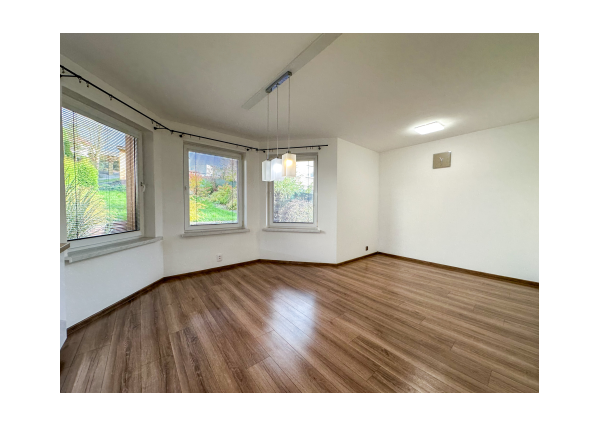 Prenájom | Rodinný dom s terasou a záhradou, Čierne