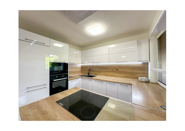 Prenájom | Rodinný dom s terasou a záhradou, Čierne