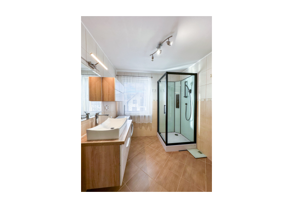 Prenájom | Rodinný dom s terasou a záhradou, Čierne