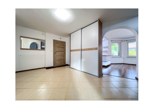 Prenájom | Rodinný dom s terasou a záhradou, Čierne