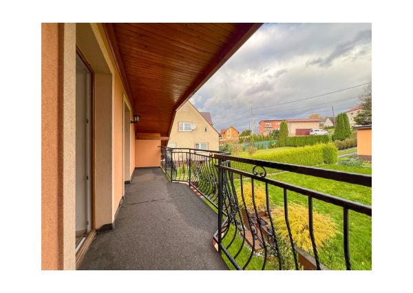 Prenájom | Rodinný dom s terasou a záhradou, Čierne