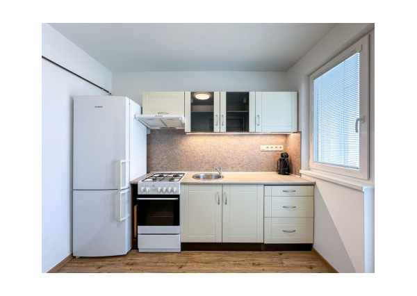 Prenájom | 2-izbový byt po rekonštrukcii s balkónom, Martin - Priekopa