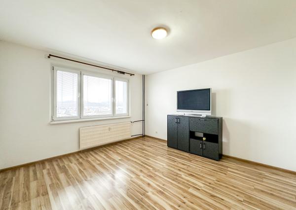 Prenájom | 2-izbový byt po rekonštrukcii v Bytči, Bottova