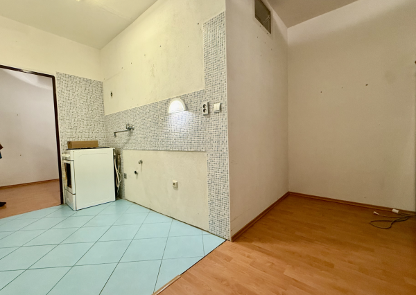 Predaj | 2 izbový byt v pôvodnom stave - Bratislava - Petržalka, Vranovská