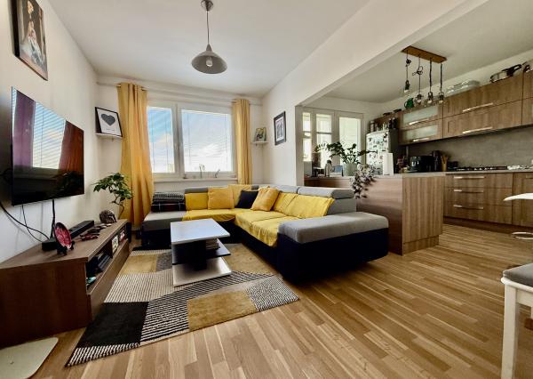 Prenájom 3 izbový byt - Bratislava - Petržalka, Hálova