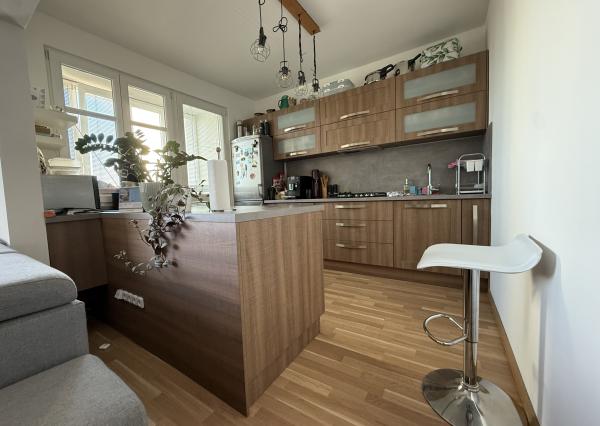 Prenájom 3 izbový byt - Bratislava - Petržalka, Hálova