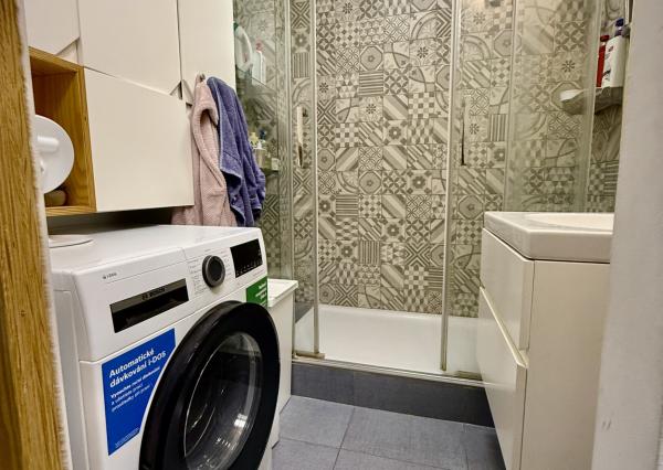 Prenájom 3 izbový byt - Bratislava - Petržalka, Hálova