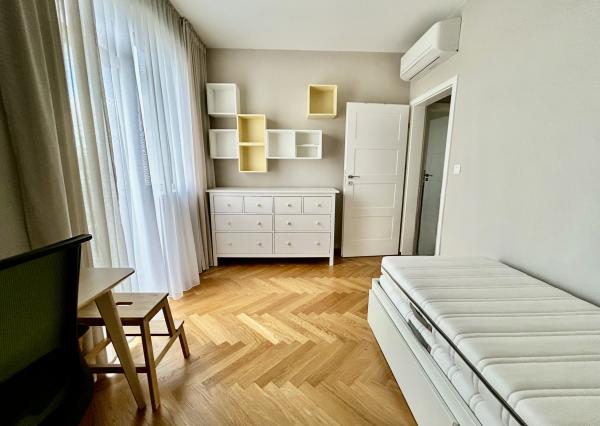 Prenájom 3 izbový byt - Bratislava - Staré Mesto, Dunajská