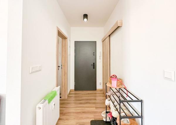 Prenájom | 2-izbový byt so zariadením a balkónom, KNM - Murgašova