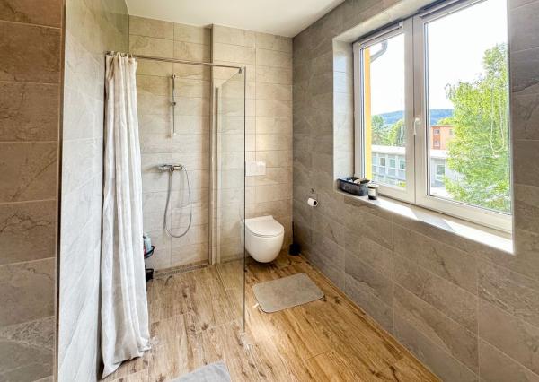 Prenájom | 2-izbový byt so zariadením a balkónom, KNM - Murgašova