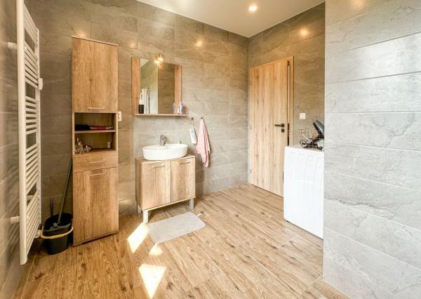 Prenájom | 2-izbový byt so zariadením a balkónom, KNM - Murgašova