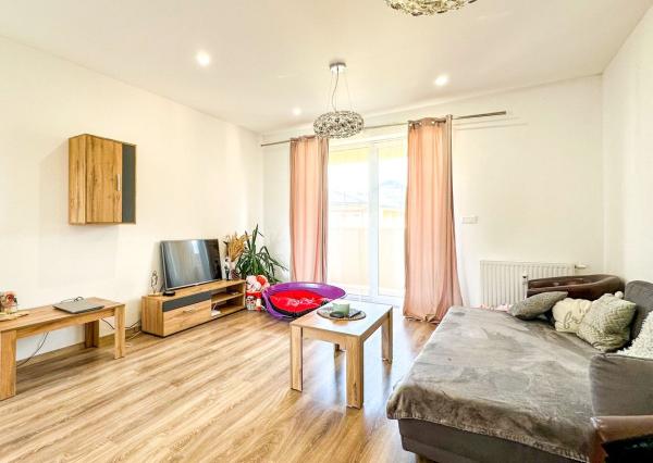 Prenájom | 2-izbový byt so zariadením a balkónom, KNM - Murgašova