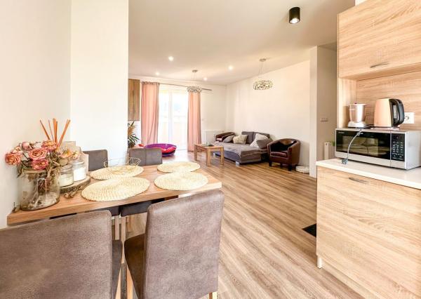 Prenájom | 2-izbový byt so zariadením a balkónom, KNM - Murgašova