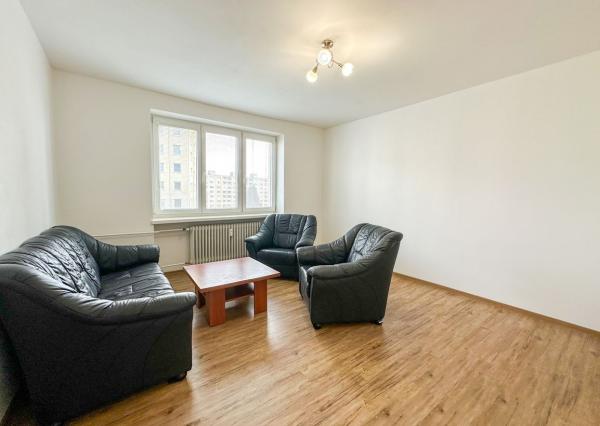 Prenájom | 2-izbový byt po rekonštrukcii s balkónom, Martin - Priekopa