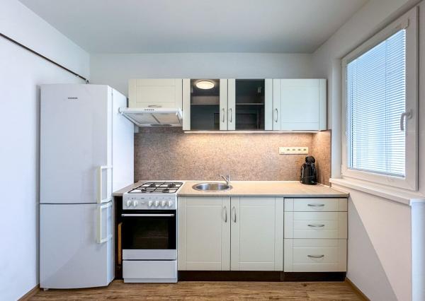 Prenájom | 2-izbový byt po rekonštrukcii s balkónom, Martin - Priekopa