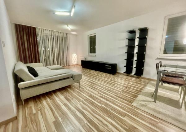 Priestranný 2i byt s parkovaním na prenájom – Kadnárova