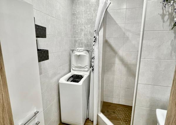 prenájom | moderný 1-izbový byt s balkónom na Strede