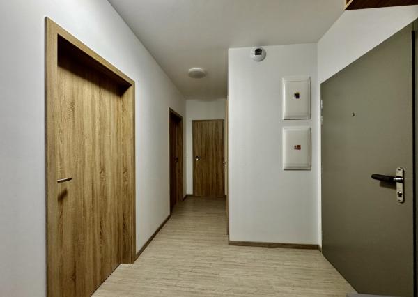 Prenájom | Štýlový a plne zariadený 3 izbový byt v Bratislave - lokalita Ružinov