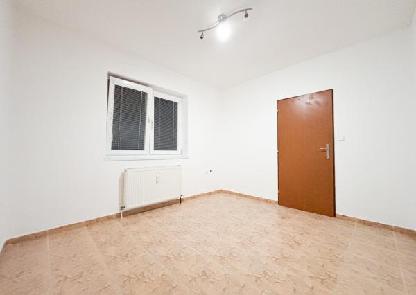 Prenájom | 2-izbovy byt s parkovaním, KNM