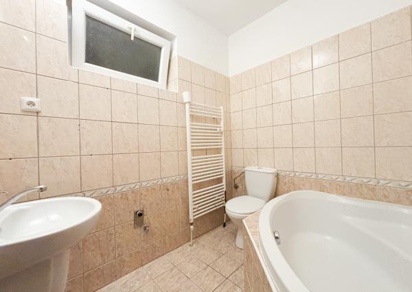 Prenájom | 2-izbovy byt s parkovaním, KNM