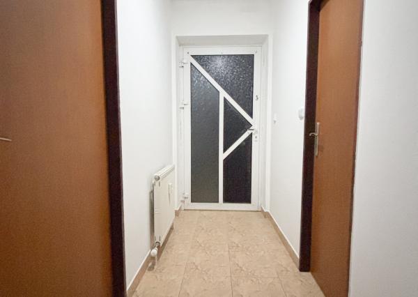 Prenájom | 2-izbovy byt s parkovaním, KNM