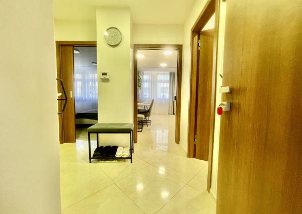 Prémiový 2-izbový byt na 2. poschodí s balkónom v centre BA