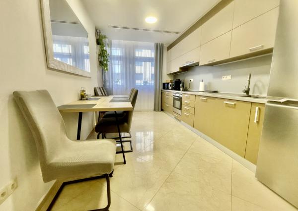 Prémiový 2-izbový byt na 2. poschodí s balkónom v centre BA