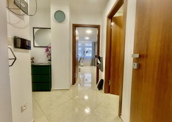 Prémiový 2-izbový byt na 3. poschodí s balkónom v centre BA