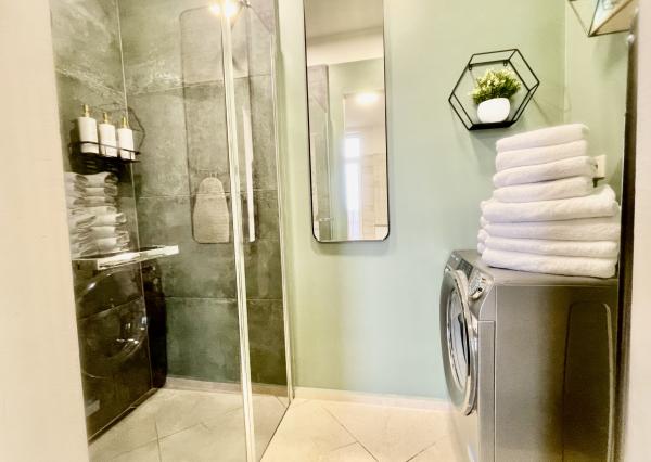 Prémiový 2-izbový byt na 3. poschodí s balkónom v centre BA