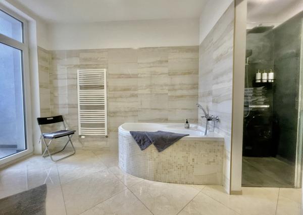 Prémiový 2-izbový byt na 3. poschodí s balkónom v centre BA