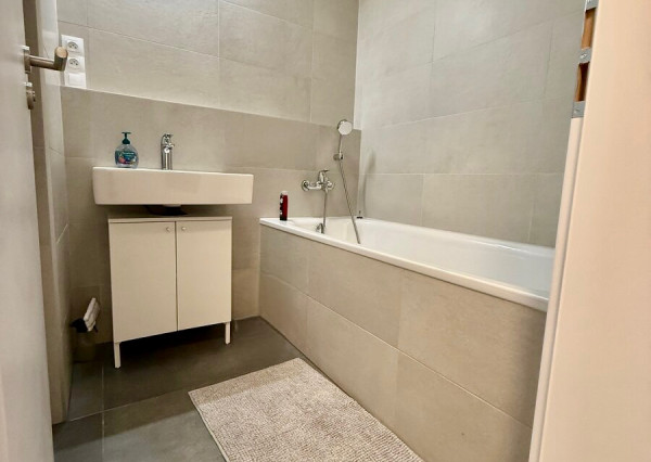 Prenájom 2 izbový byt - Bratislava - Devínska Nová Ves, M...