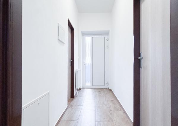 Prenájom | 2-izbovy byt s parkovaním, KNM