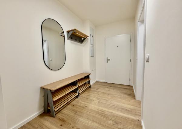 Prenájom 2-izbový byt s loggiou a garážou – Biely kríž