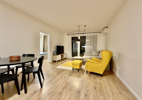 Prenájom 2-izbový byt s loggiou a garážou – Biely kríž