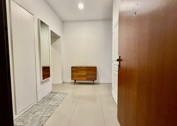 Prenájom 3-izbový byt s balkónom a výťahom – centrum BA