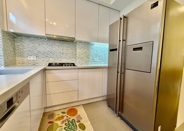 Prenájom 3-izbový byt s balkónom a výťahom – centrum BA