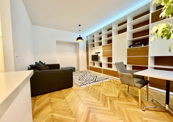 Prenájom 3-izbový byt s balkónom a výťahom – centrum BA