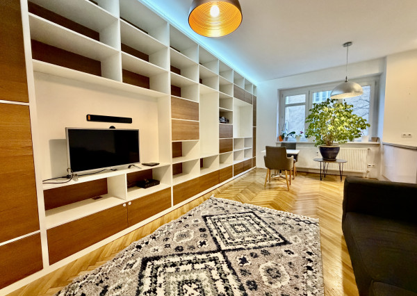 Prenájom 3-izbový byt s balkónom a výťahom – centrum BA