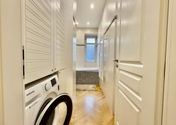 Prenájom 3-izbový byt s balkónom a výťahom – centrum BA